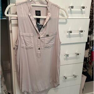 HD sleeveless top